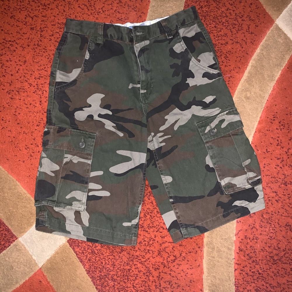 OLD NAVY camo cargo shorts